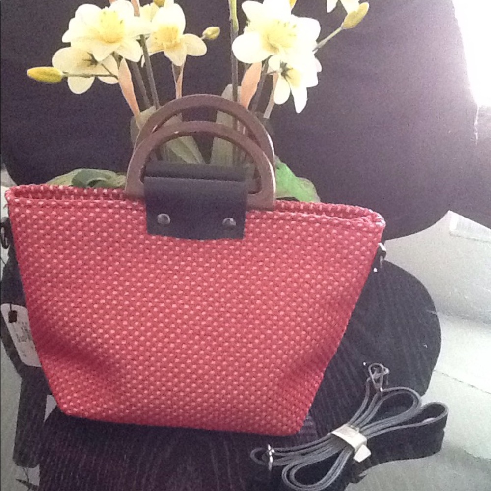 ❤️❤️Adorable hand bag in beautiful color❤️❤️